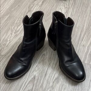 AGL Attilio Giusti Leombruni Sz 38.5 US 8.5 Black Leather Ankle Boots Double Zip